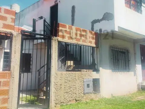 Departamento en Alquiler en Villa Elvira, $ 310.000