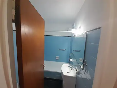 Departamento de 3 ambientes amplios luminoso sin balcon.