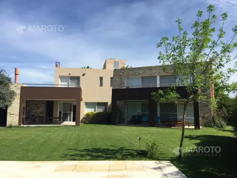 Casa en Venta de 4 dormitorios