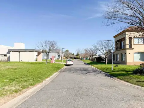 TERRENO EN VENTA EN PERGAMINO EN BARRIO CERRADO
