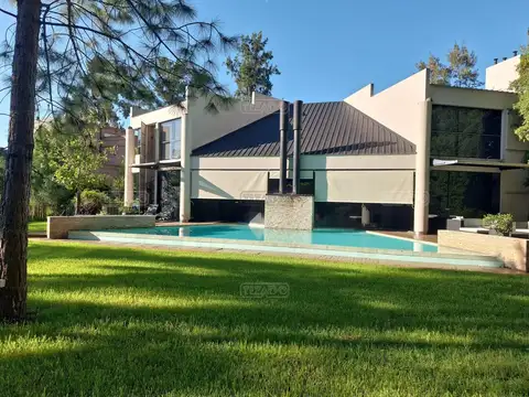 Casa en Venta en Campos De Alvarez, USD 690.000