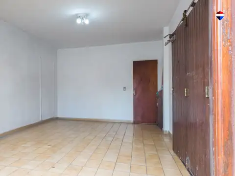 CASA 6 AMB CON COCHERA Y PARQUE EN VENTA, QUILMES