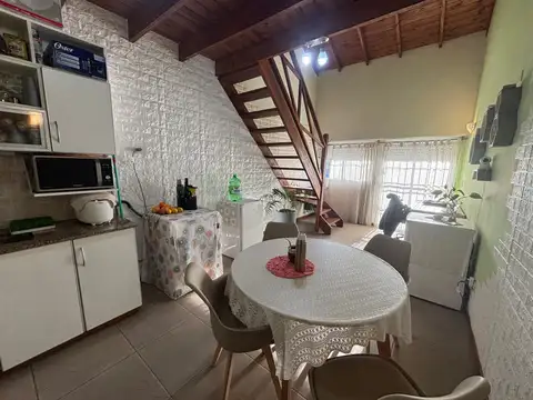 Depto Tipo Casa en Venta de 2 ambientes