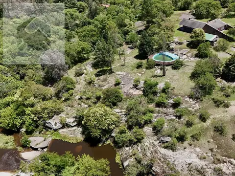 CASA DE CAMPO CON BAJADA AL RIO Y 12200 METROS DE LOTE