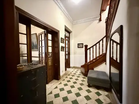 Casa 6 ambientes con 4 baños