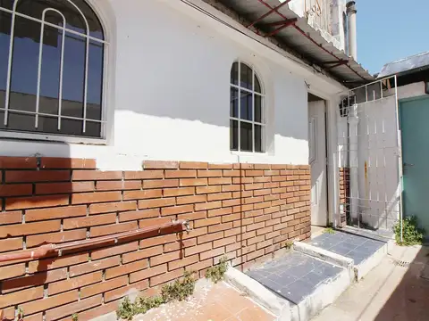 2 PHs 4 1/2 AMBIENTES VILLA MAIPÚ. PATIO. 52 M2.