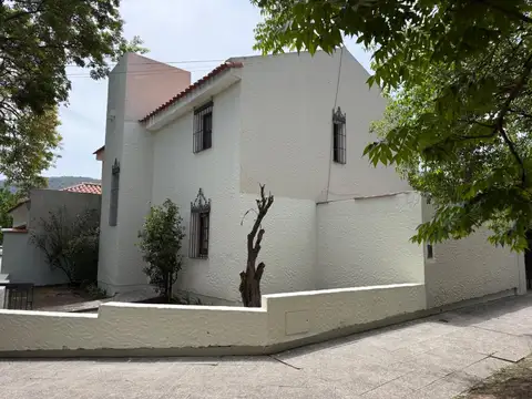Casa en Alquiler en Barrio Tres Cerritos, $ 2.500.000