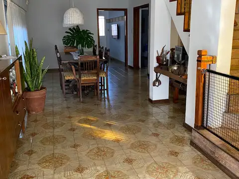 Venta de Casa de 5 ambientes en Bella Vista-APTA CRÉDITO-