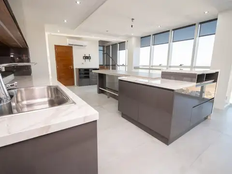 Exclusivo penthouse en amarras center ll