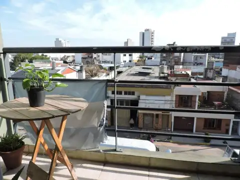 APTO CREDITO AMPLIO DPTO 1 AMBIENTE DIVISIBLE CON COCHERA