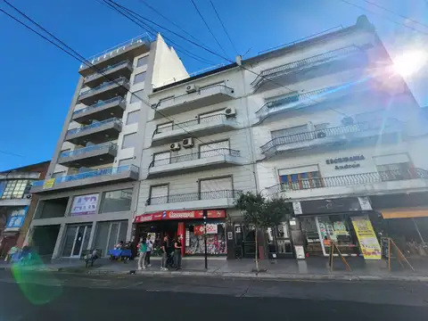 Excelente Departamento Apto Profesional o Vivienda - 50 mts. Plaza