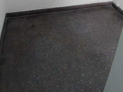 av. hipolito yrigoyen 4100, Piso 1