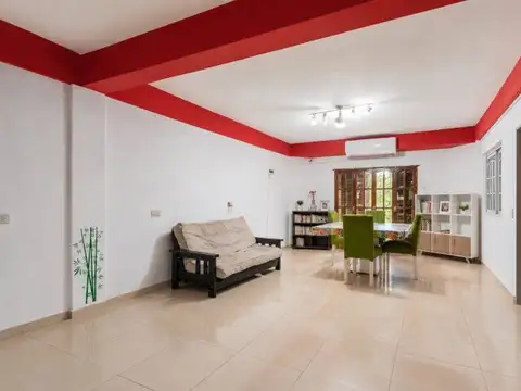 Casa 15 ambientes con 8 baños
