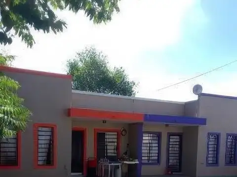 Casas en venta - 2 Dormitorios 2 Baños - 250Mts2 - Mar del Tuyú