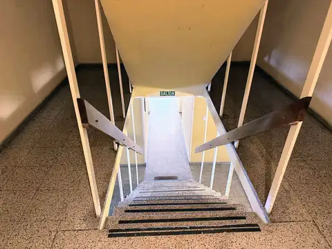Departamento 5 ambientes con 1 baño