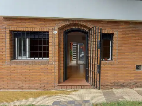 PH al frente de 3 Amb C/ patio , Villa Martelli