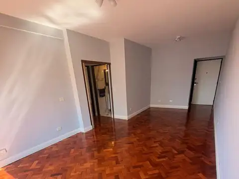 DEPARTAMENTO EN VENTA DE 3 AMBIENTES  EN SAN TELMO IMPECABLE ESTADO