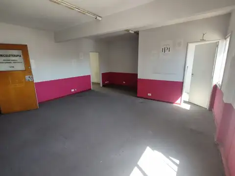 OFICINA EN VENTA EN BALVANERA CON BAÑO