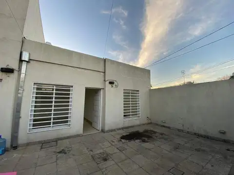 Casa tipo PH de 3 ambientes - Ituzaingó