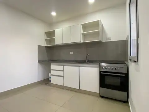 Depto Tipo Casa en Alquiler con 1 cocheras