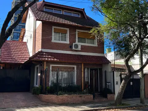 Casa Chalet  en Venta en Olivos, Vicente López, G.B.A. Zona Norte