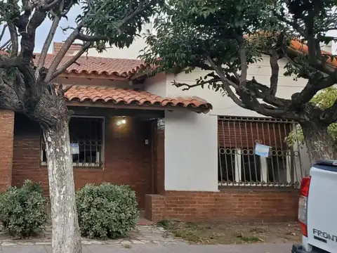 OPORTUNIDAD VENTA CASA 3 AMBIENTES ESCUCHA OFERTA