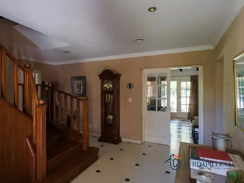 Casa en Venta con 4 cocheras