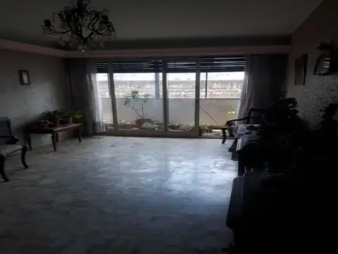 Departamento 3 Ambientes Contrafrente con Balcón