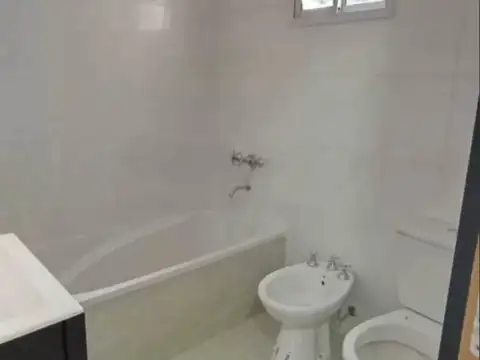 Departamento en Alquiler con 3 cochera