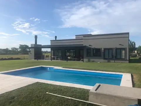 Excelente Casa en Venta en Barrio El Campo, Cardales