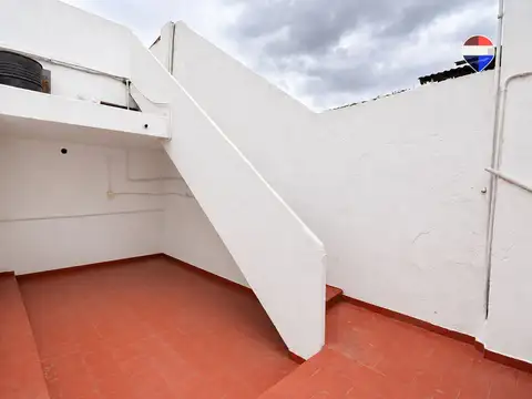 Depto Tipo Casa 2 ambientes con 1 baño