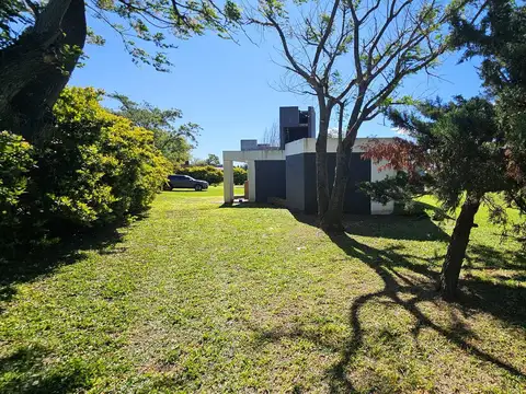 Venta Casa 2 dorm, gran patio y pileta en Solares del Carcaraña