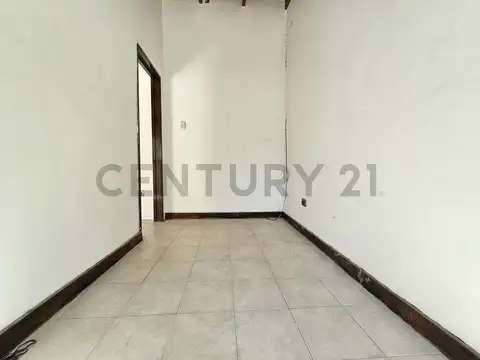 Venta PH multifamiliar 5 ambientes c/terraza y patio, en Mataderos