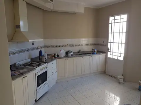 Oportunidad Vendo Permuto Casa 2 Dormitorio y Patio centrO