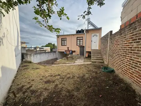 Casa 4 ambientes con 1 baño