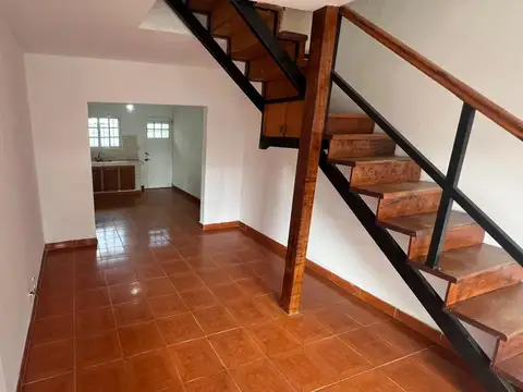 Depto Tipo Casa en Alquiler de 2 dormitorios