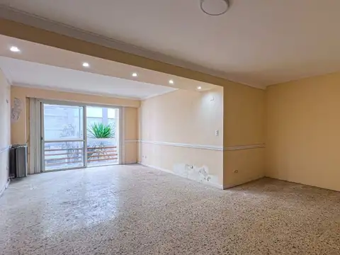 VENTA SEMIPISO 3 AMB MACROCENTRO BALCON CORRIDO