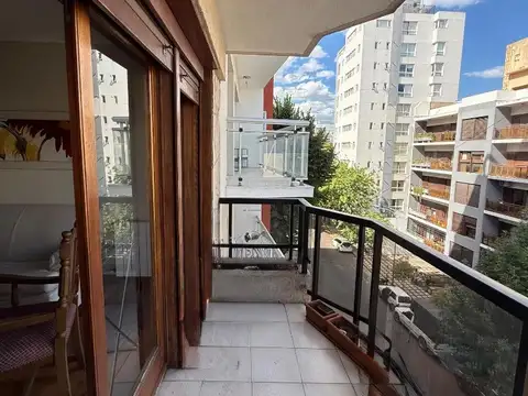 DEPARTAMENTO 4 AMBIENTES CON COCHERA DOBLE