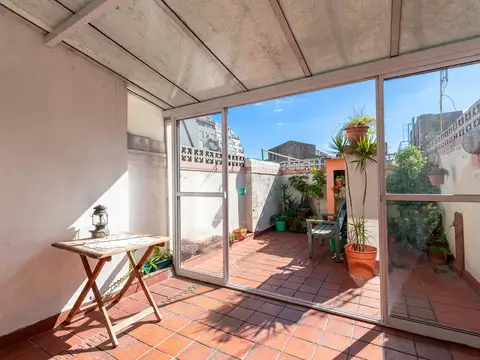 VENTA 3 AMBIENTES CON TERRAZA PROPIA FLORES