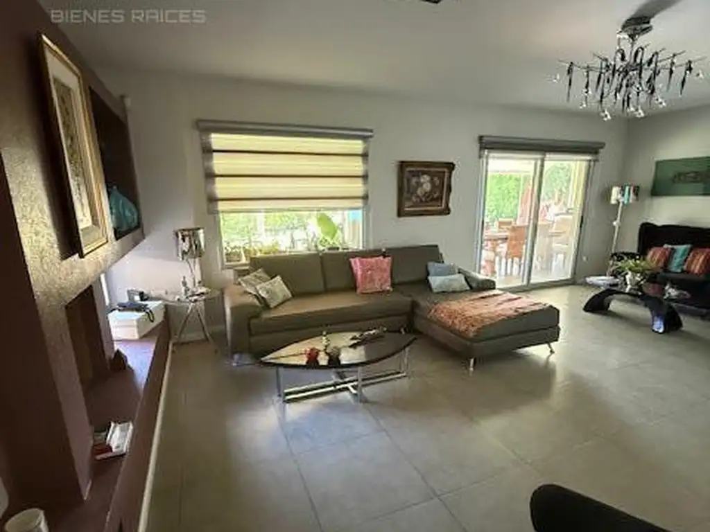 Casa en Fincas de Iraola I