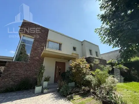 Casa 5 ambientes en alquiler con jardin y piscina - Fincas de Iraola