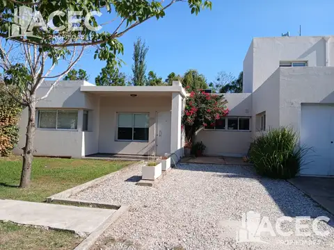 Venta - Casa 4 dormitorios Cantegril - Funes
