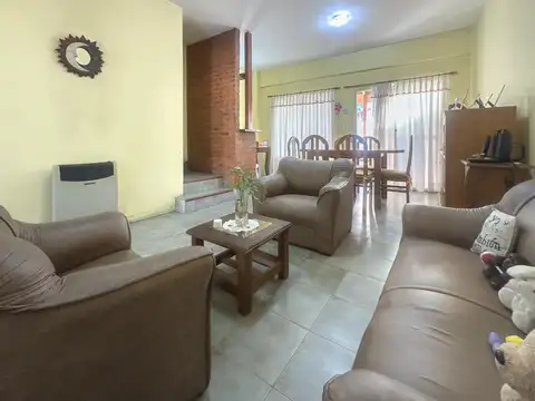 Duplex 3 ambientes con patio y Garage en Venta en Valentin Alsina
