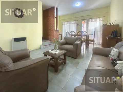 Duplex 3 ambientes con patio y Garage en Venta en Valentin Alsina