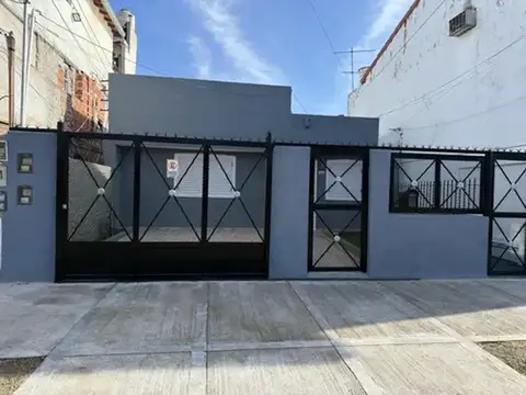 Casa En Ph Al Frente 3 Amb  Con Cochera