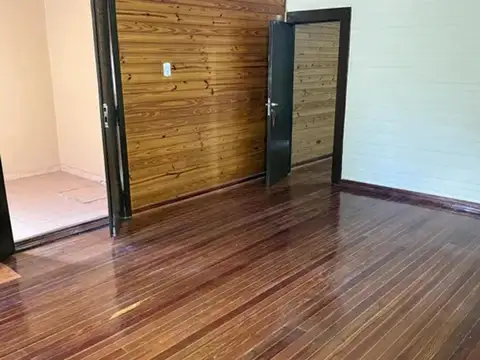 Casa en Alquiler con 1 cochera