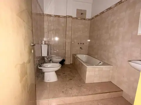 Depto Tipo Casa en Venta de 4 dormitorios