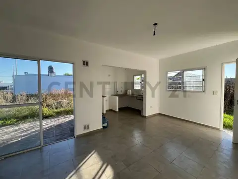 Calle 7 e/ 490 y 491 - Casa en Alquiler - Villa Castell