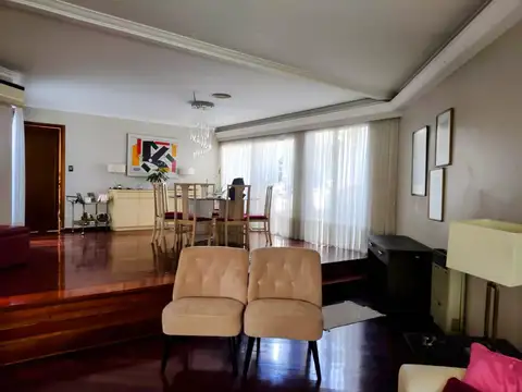 Casa 7 ambientes con 3 baños