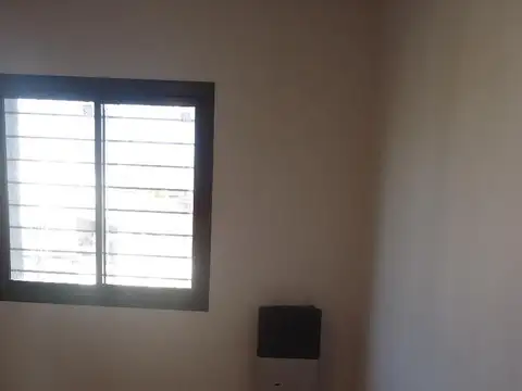 Casa en Alquiler con 2 cocheras